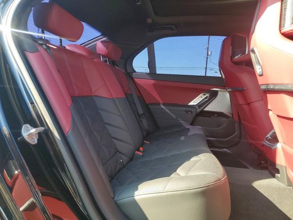 2025 BMW 740