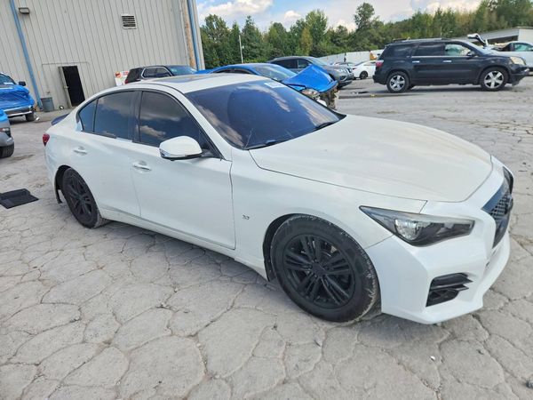 2015 INFINITI Q50