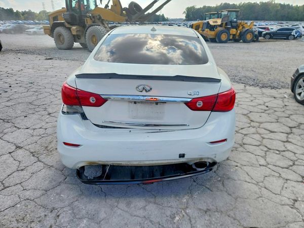 2015 INFINITI Q50