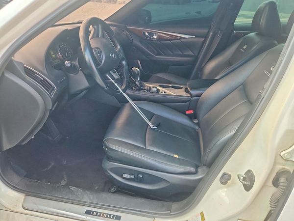 2015 INFINITI Q50