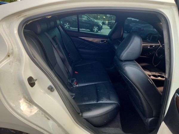 2015 INFINITI Q50