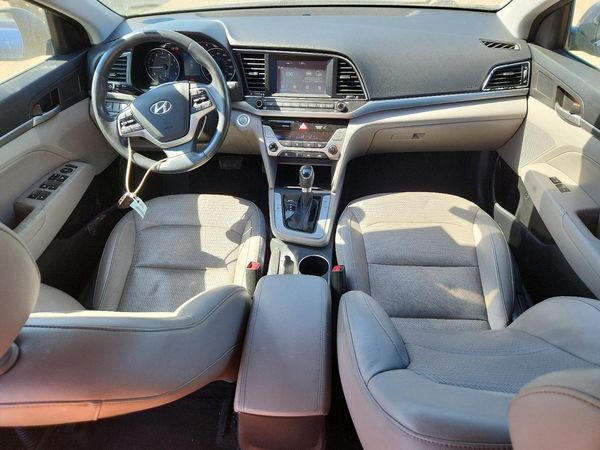 2017 HYUNDAI ELANTRA