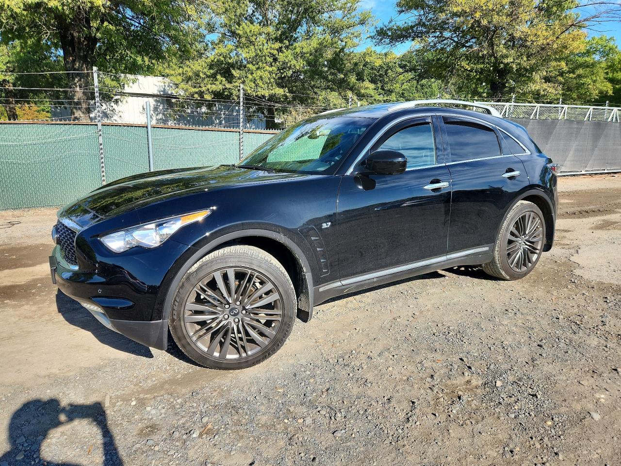 INFINITI QX70