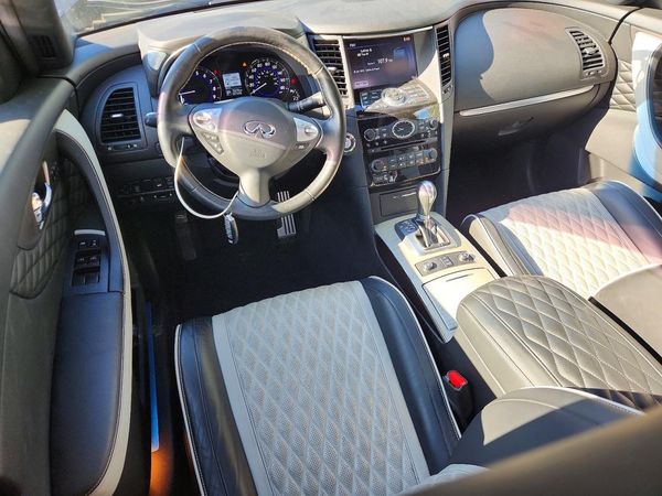 2017 INFINITI QX70 — CKPT