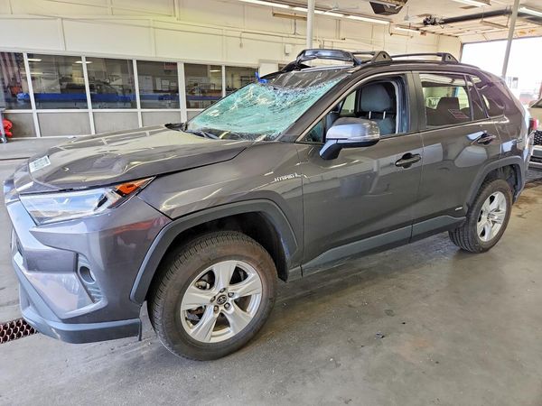 2021 TOYOTA RAV4 XLE HV