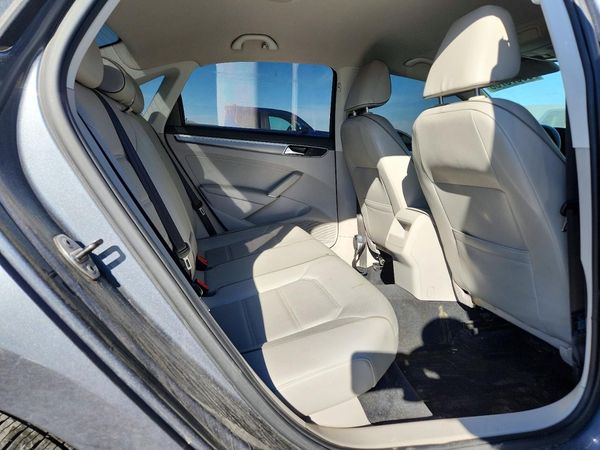 2017 VOLKSWAGEN PASSAT R-Line — PSRS