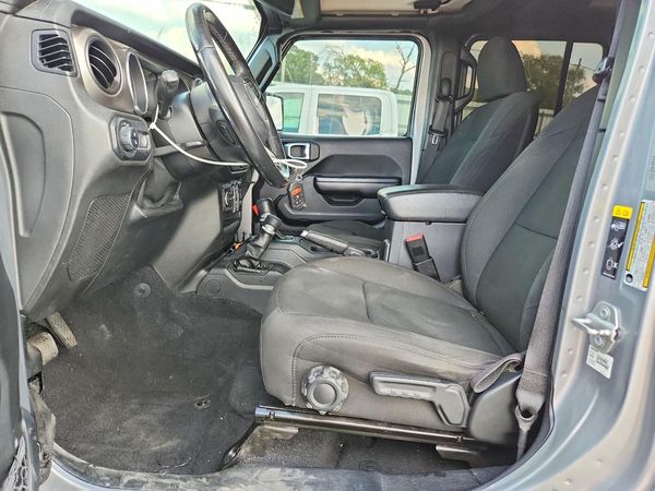 2020 JEEP GLADIATOR Sport — DENT