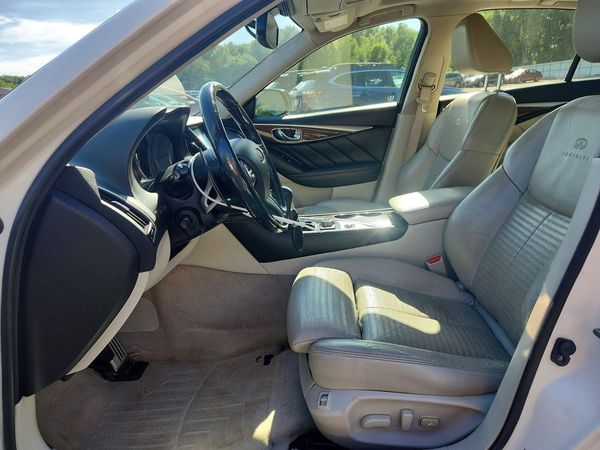 2014 INFINITI Q50 — DENT