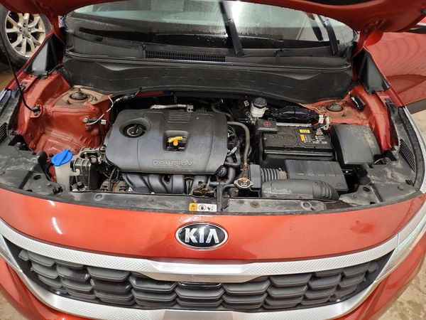 2021 KIA SELTOS LX — Engine bay