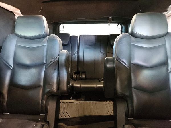 2017 CADILLAC ESCALADE Platinum — SUVN