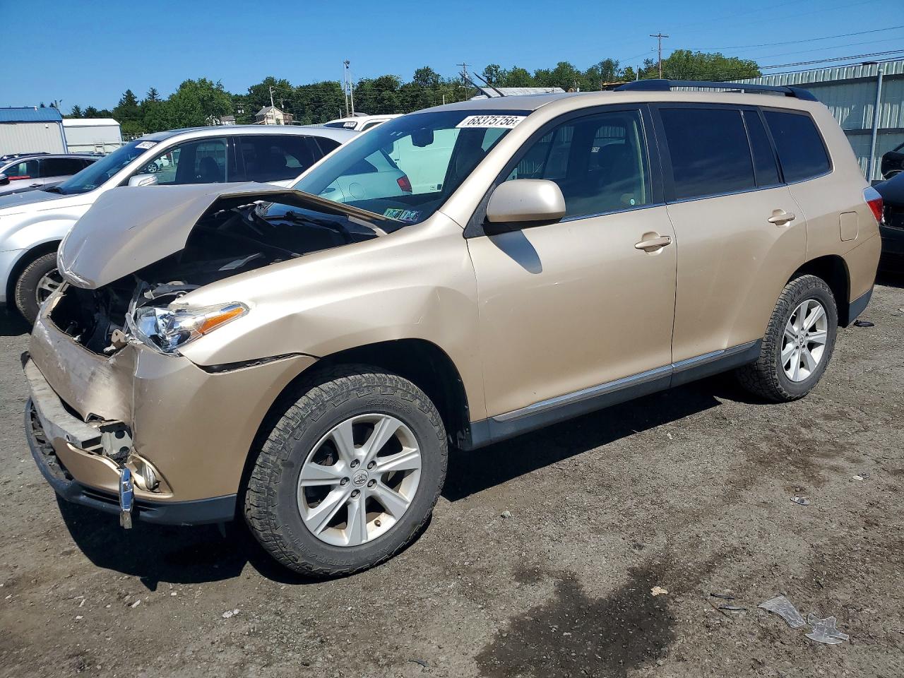 2013 TOYOTA HIGHLANDER Base/Hybrid — Front 3/4