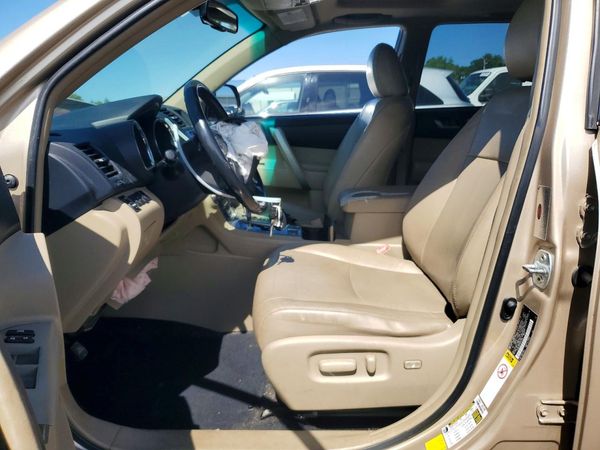 2013 TOYOTA HIGHLANDER Base/Hybrid — DENT