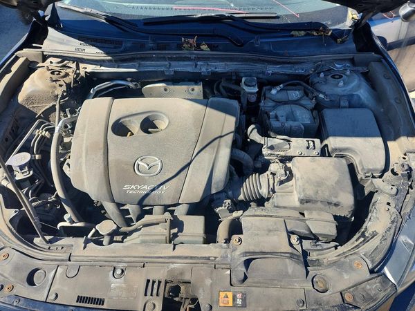 2015 MAZDA 3 Touring/GS — Engine bay
