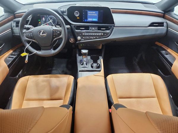 2025 LEXUS ES 300H