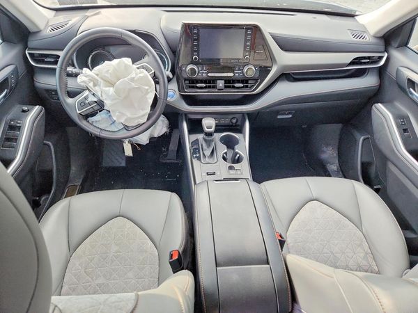 2022 TOYOTA HIGHLANDER Special Edition — CKPT