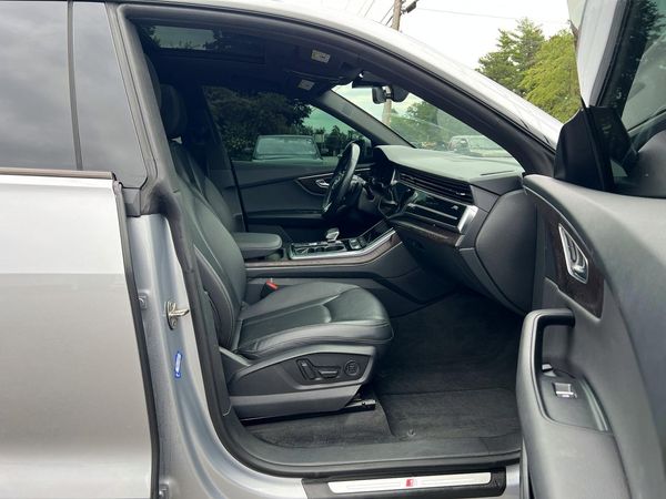 2020 AUDI Q8