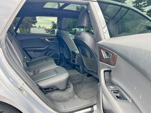 2020 AUDI Q8