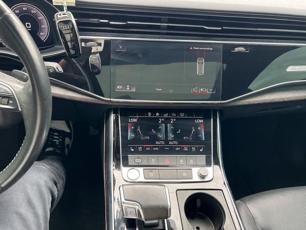 2020 AUDI Q8