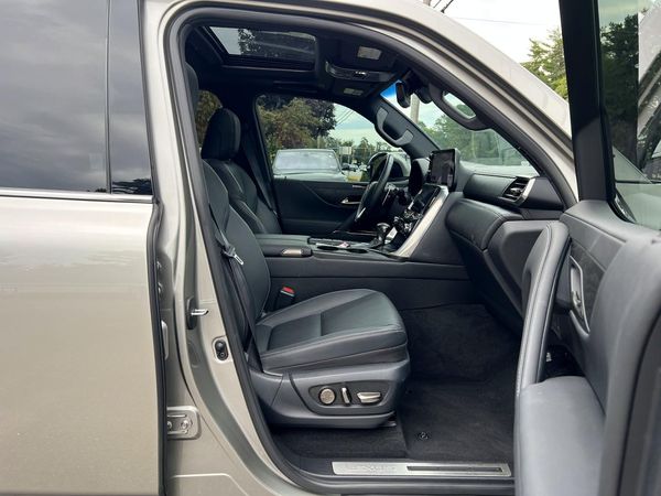 2023 LEXUS LX 600