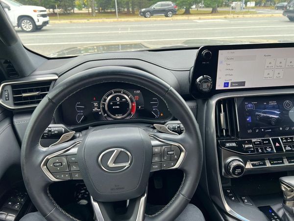 2023 LEXUS LX 600
