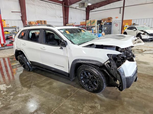 2021 JEEP CHEROKEE Trailhawk — Passenger 3/4