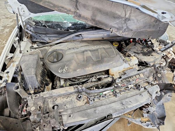2021 JEEP CHEROKEE Trailhawk — Engine bay