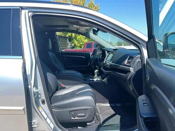 2017 TOYOTA HIGHLANDER SE/XLE