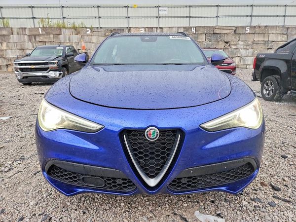 2022 ALFA ROMEO STELVIO