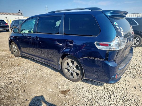 2012 TOYOTA SIENNA