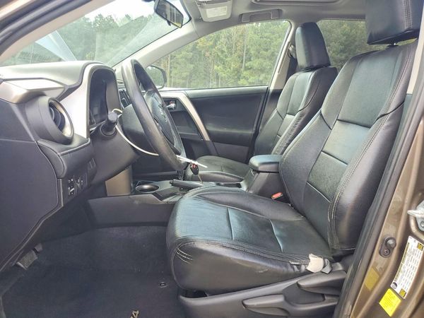 2015 TOYOTA RAV4 — DENT