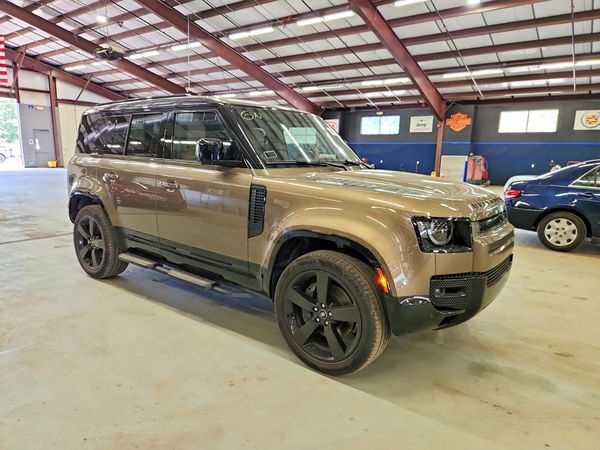 2025 LAND ROVER DEFENDER — Passenger 3/4