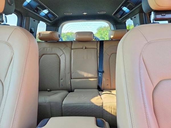 2025 LAND ROVER DEFENDER — SUVN