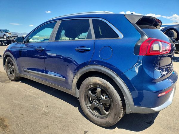 2017 KIA NIRO