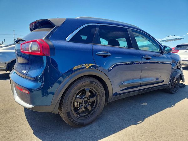 2017 KIA NIRO