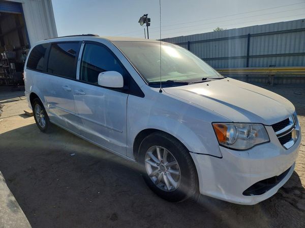 2016 DODGE GRAND CARAVAN SXT — Passenger 3/4
