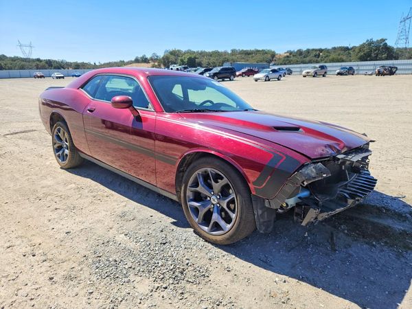 2017 DODGE CHALLENGER SXT — Passenger 3/4