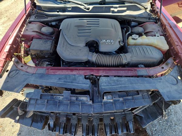2017 DODGE CHALLENGER SXT — Engine bay
