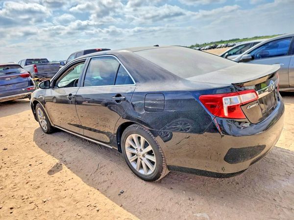 2013 TOYOTA CAMRY