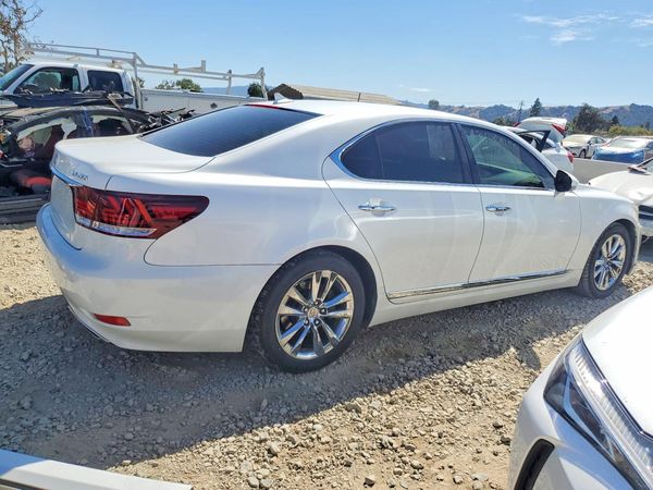 2013 LEXUS LS 460