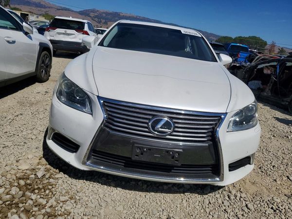 2013 LEXUS LS 460
