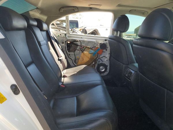 2013 LEXUS LS 460