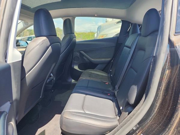 2025 TESLA MODEL Y