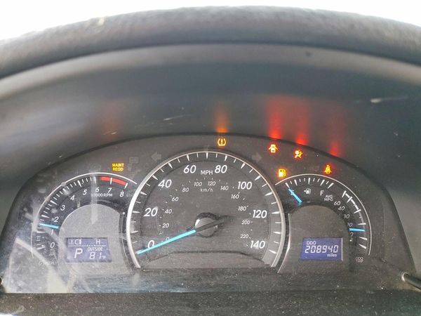 2014 TOYOTA CAMRY