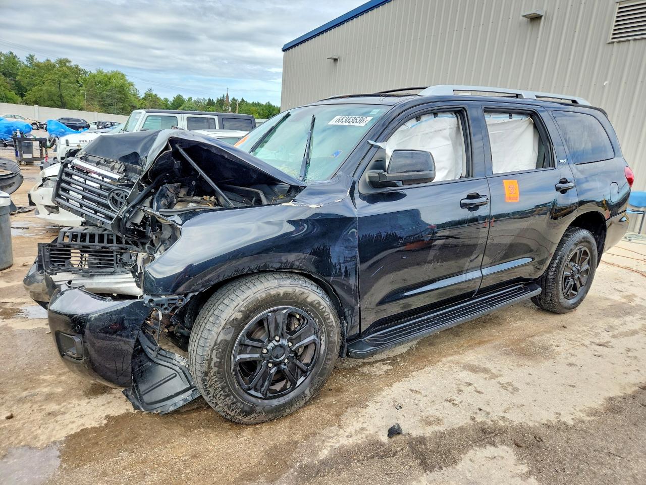 2018 TOYOTA SEQUOIA SR5/TRD Sport — Front 3/4