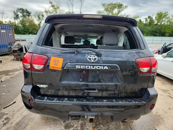 2018 TOYOTA SEQUOIA SR5/TRD Sport — DIRR
