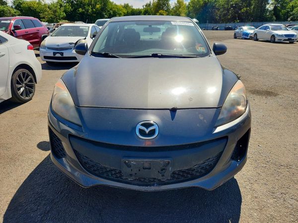 2013 MAZDA 3 Touring/GS