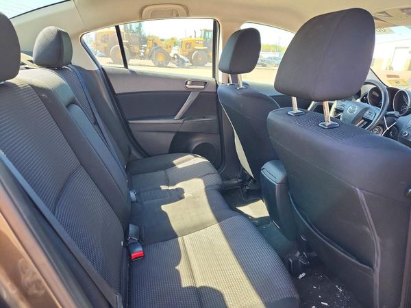 2013 MAZDA 3 Touring/GS