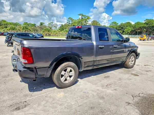 2014 RAM 1500 SLT