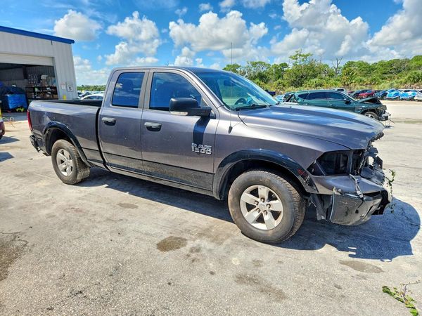 2014 RAM 1500 SLT