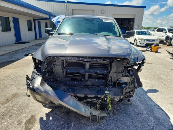 2014 RAM 1500 SLT